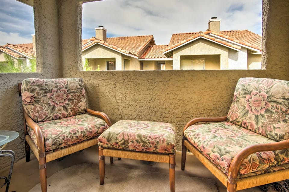 Pet-Friendly Las Vegas Condo: 1 Mi to the Strip! House in Paradise