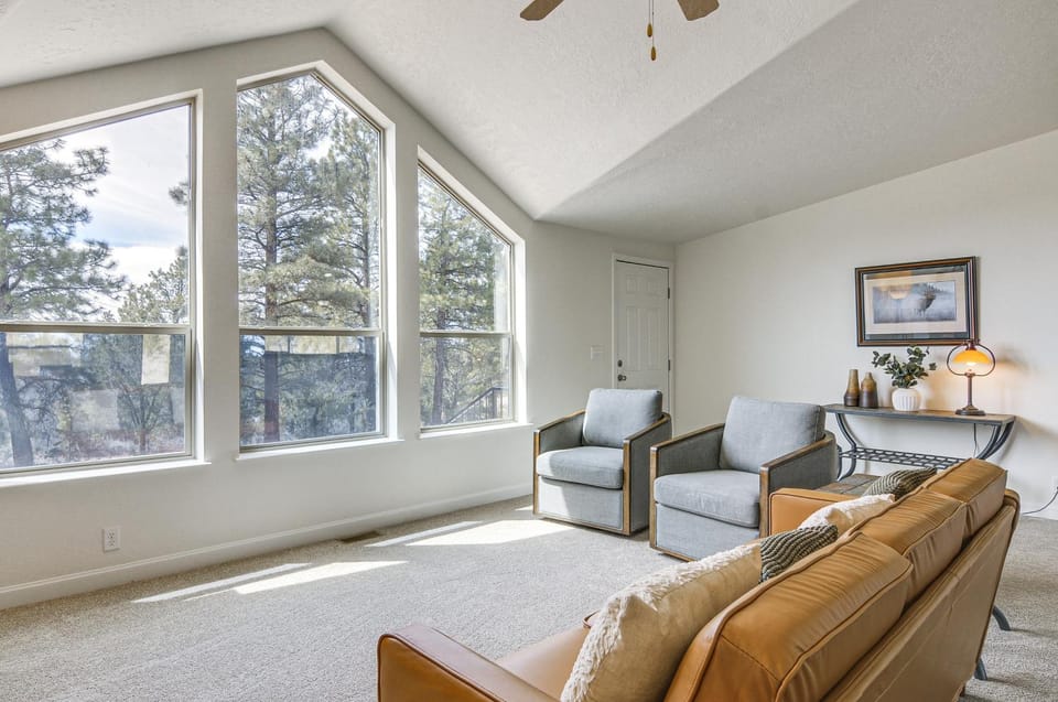 Secluded Boulder House - Next to National Forests! House in Capitol Reef