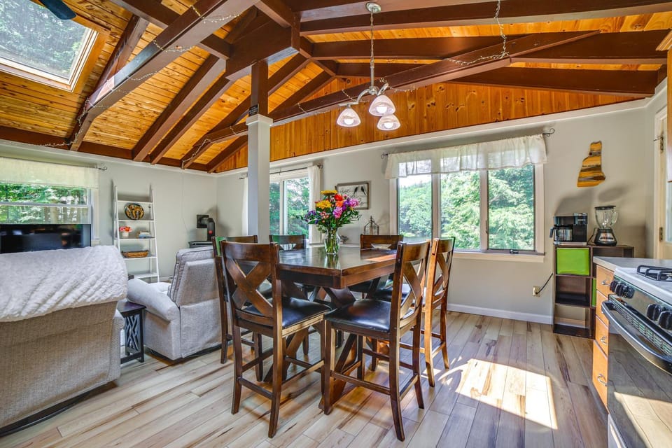 Breathtaking Newbury Cottage w/ Deck on Chalk Pond House in Newbury