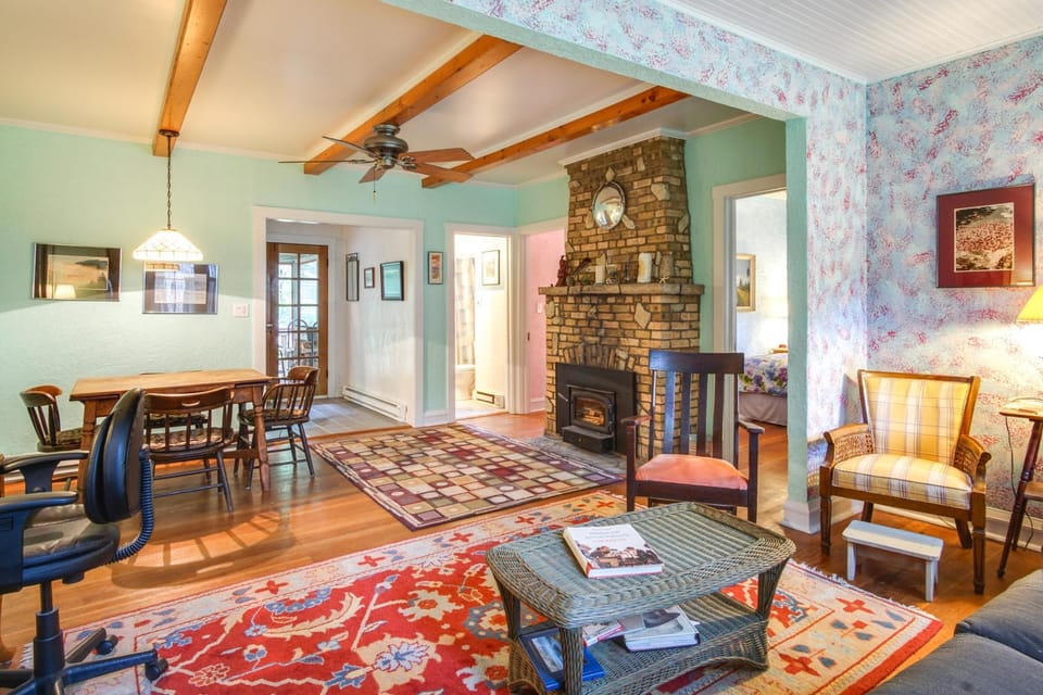 Harbert Cottage w/ Fire Pit: Half Mile to Beach! House in Chikaming Township