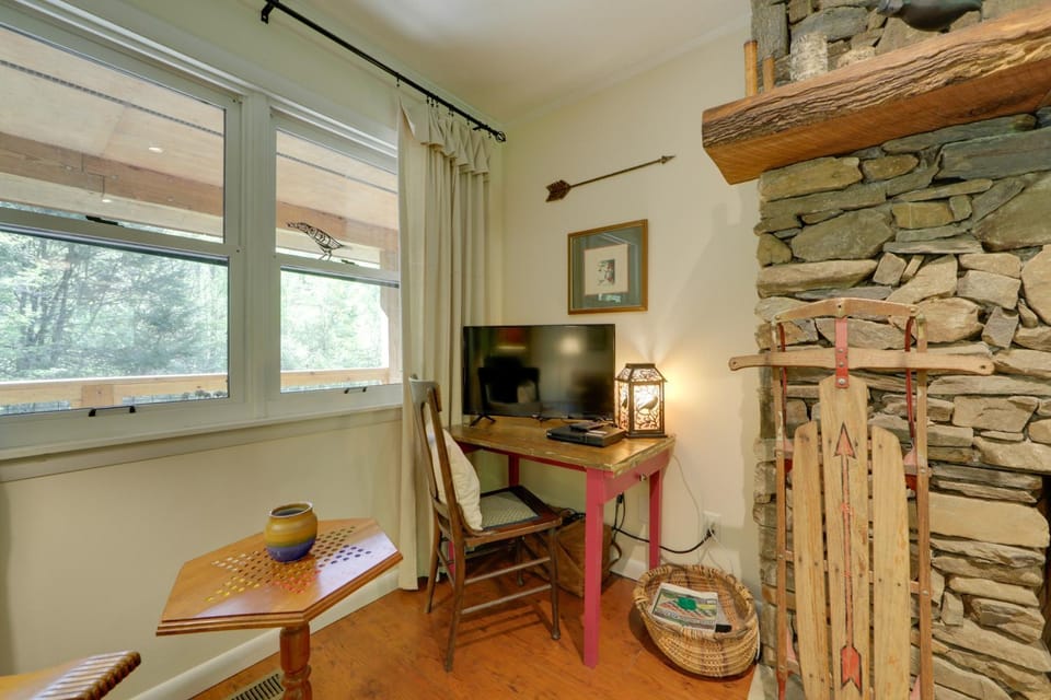 Hot Tub & Fire Pit! Creekfront Bryson City Cabin Cabin in Swain County