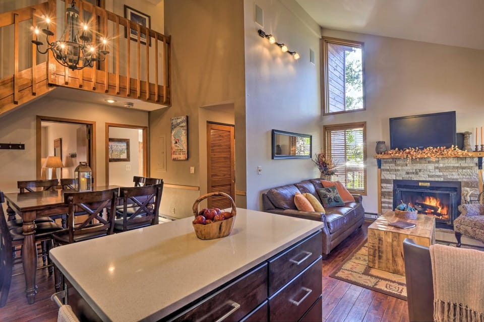 Spacious Breckenridge Condo: Walk to Ski Lifts! House in Breckenridge