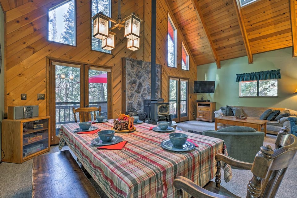 Camp Connell Cabin w/ Deck in Big Trees Village! Cabin in Dorrington