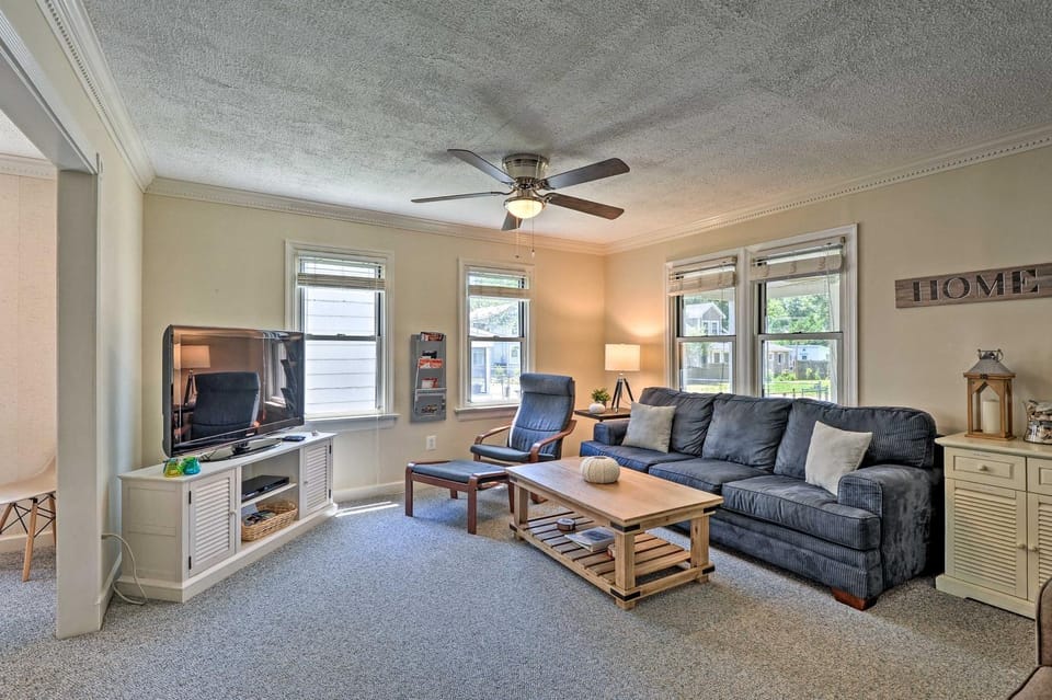 'Isle Have Another' - 1 Block to Colonial Beach! House in Colonial Beach
