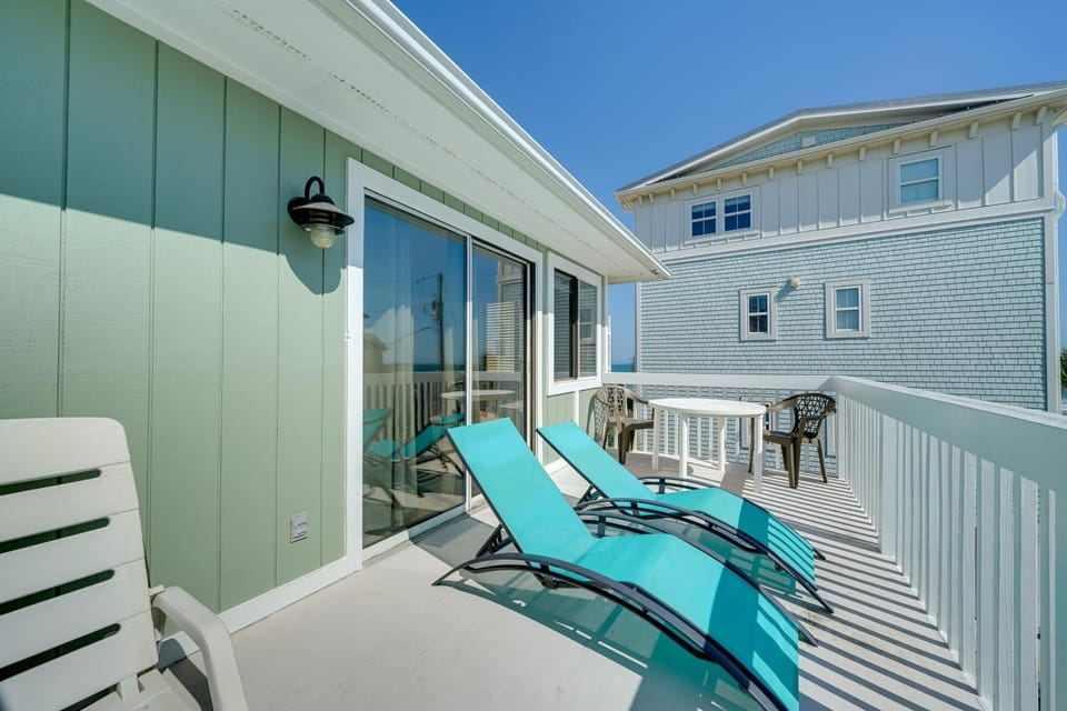 Wrightsville Beach Condo: Steps to Sand & Dining! House in Wrightsville Beach