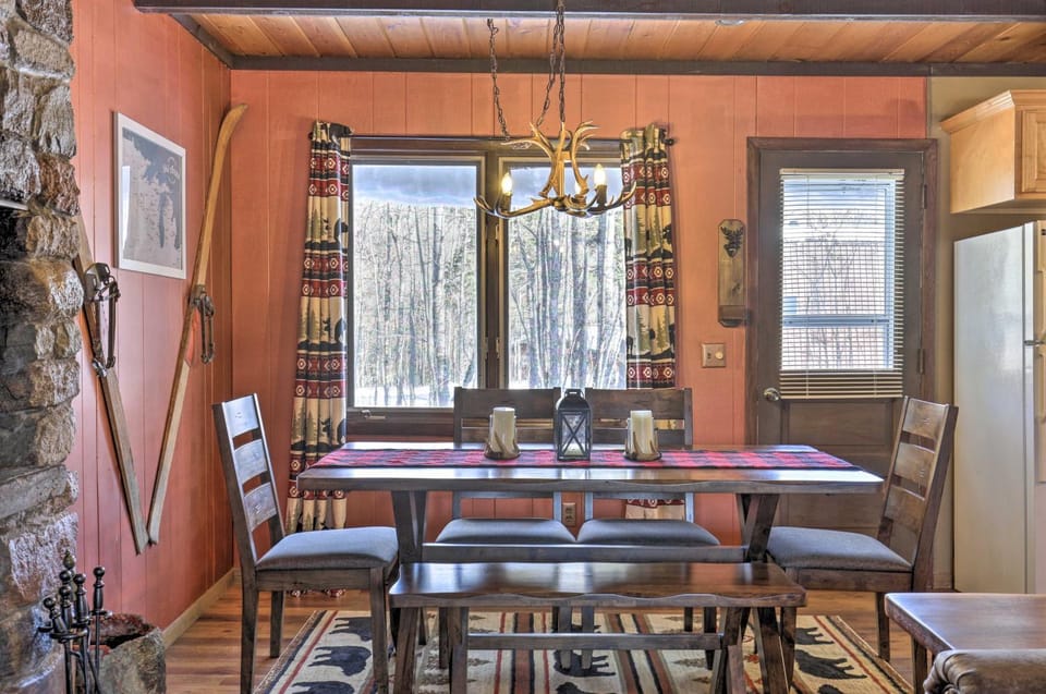 Deck + Fire Pit: Family Cabin in Bessemer Cabin in Wisconsin