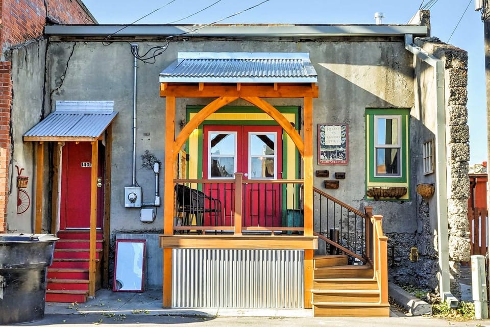 Walkable Studio Apartment in Downtown Livingston! Apartment in Livingston