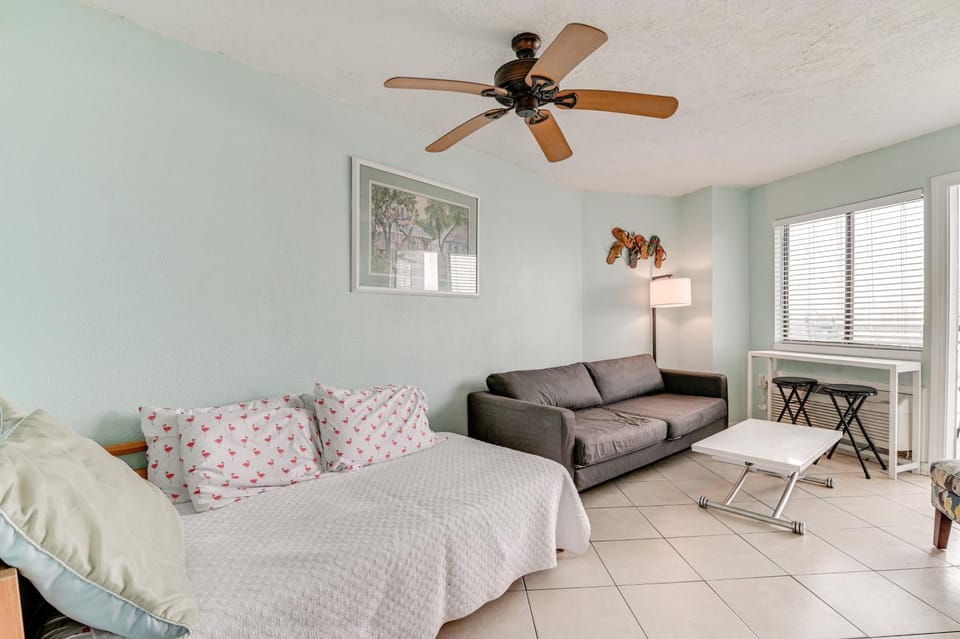 Steps to Ocean BlueWater Resort Condo with Perks Apartment in Myrtle Beach