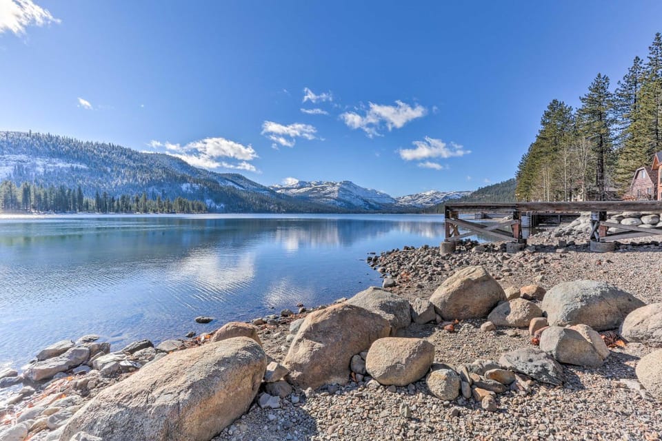 Cabin < 2 Mi to Tahoe Donner Downhill Ski Resort Cabin in Truckee