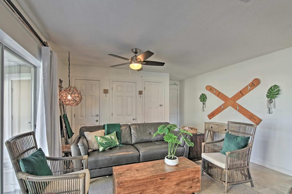 Emerald Hideaway Renovated Condo in Navarre Beach House in Pensacola Beach