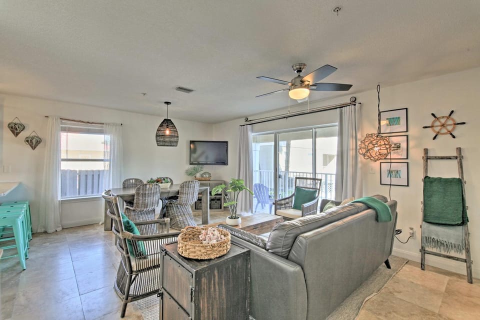 Emerald Hideaway Renovated Condo in Navarre Beach House in Pensacola Beach