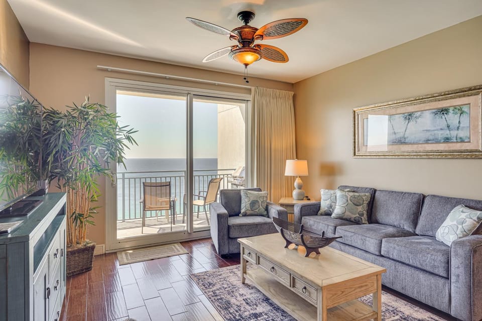 Beachfront Panama City Condo: Walk to Pier Park! House in Panama City Beach