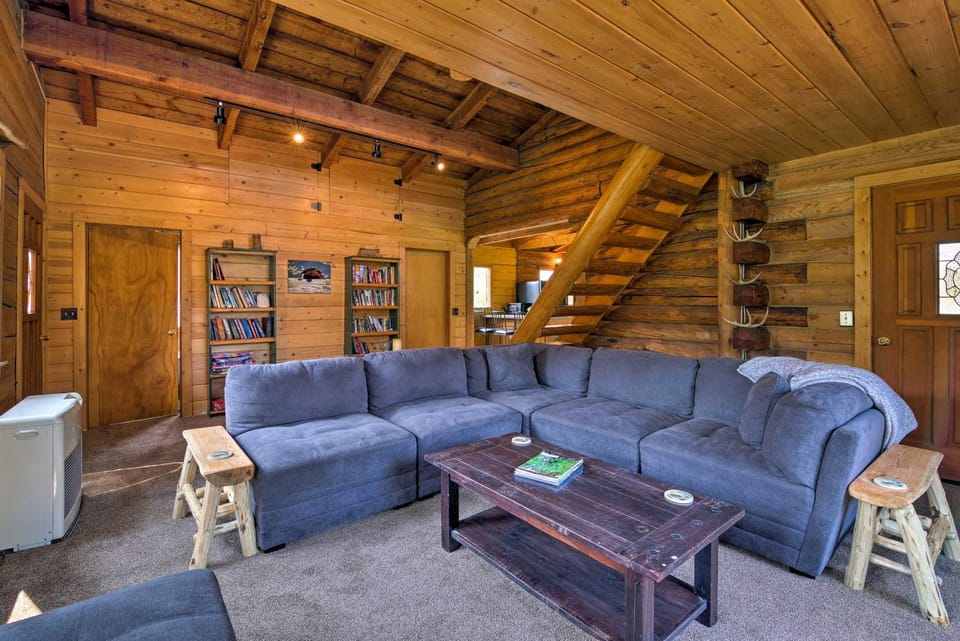 Rustic Idaho Cabin < 10 Mi to Payette Lake! Cabin in Salmon River