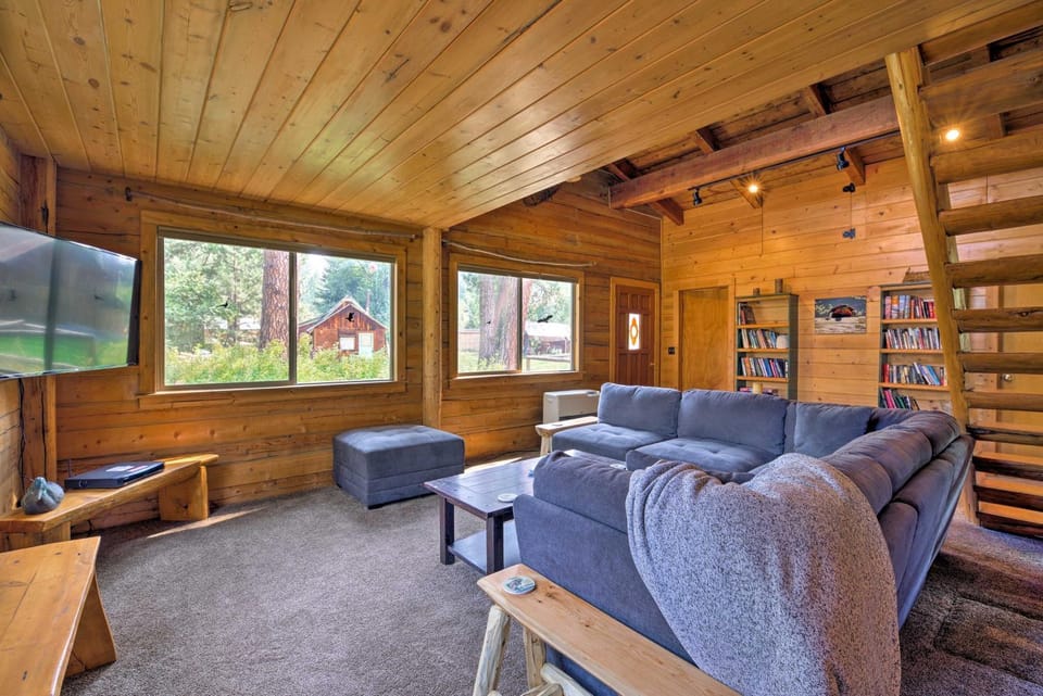 Rustic Idaho Cabin < 10 Mi to Payette Lake! Cabin in Salmon River