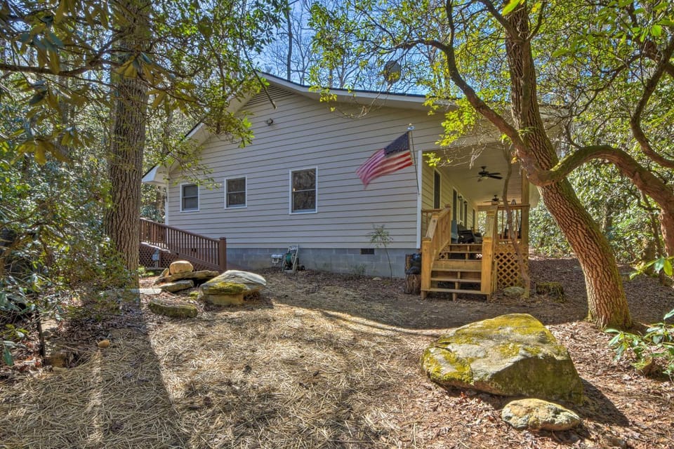 Secluded 'Lavinder Laurel Leaf Cottage' Near Creek House in Georgia