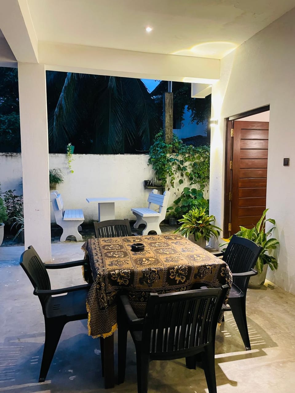 Garden, Seating area, Garden view