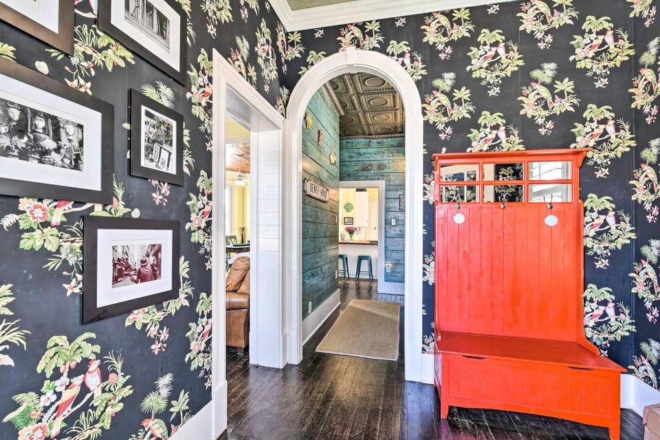 Walk to Beach! Group-Friendly Galveston Hideaway House in Galveston Island
