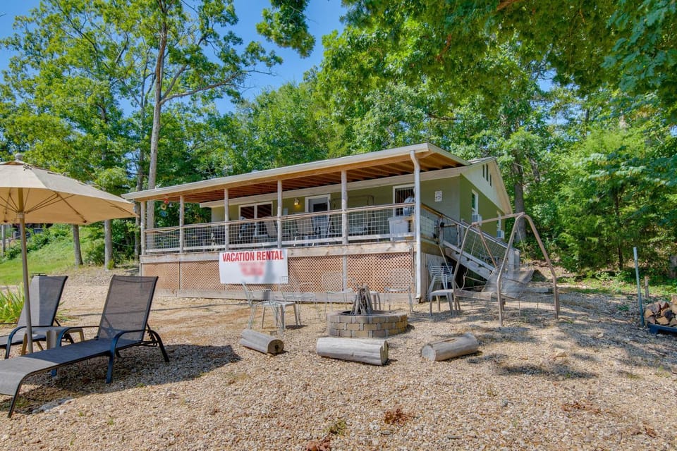 Waterfront Bull Shoals Lake Cabin w/ Deck + Views! Cabin in Missouri