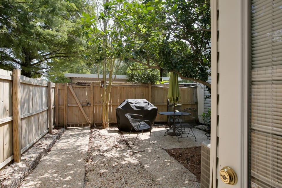 Baton Rouge Townhome w/ Pool Access - 7 Mi to LSU! House in Baton Rouge