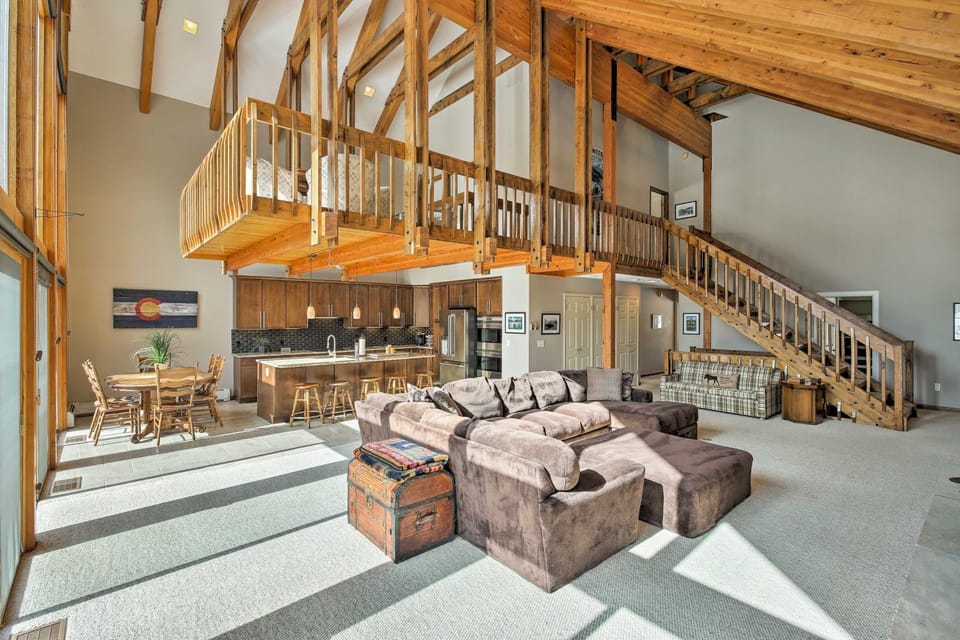 Luxurious Grand Lake Vacation Rental w/ Hot Tub! House in Grand Lake