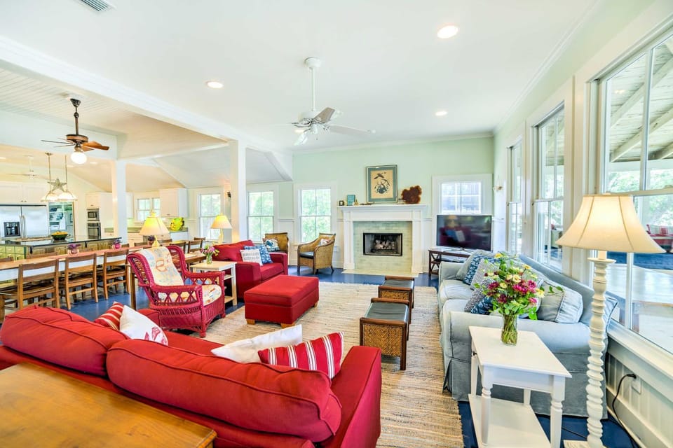 Waterfront Perdido Beach House w/ Canoes & Kayaks! House in Perdido Beach
