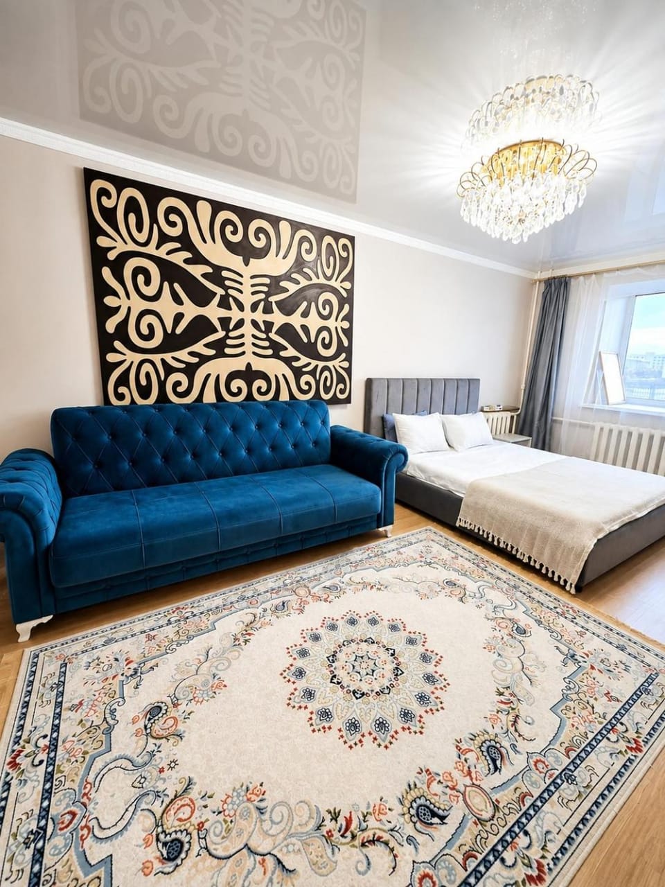 Bed, Living room, Photo of the whole room, Seating area, Bedroom