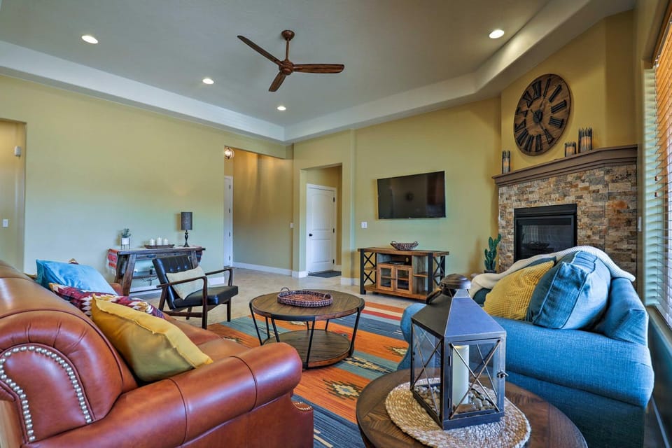 La Verkin Home w/ Hot Tub, Kayaks, & Bikes! House in La Verkin