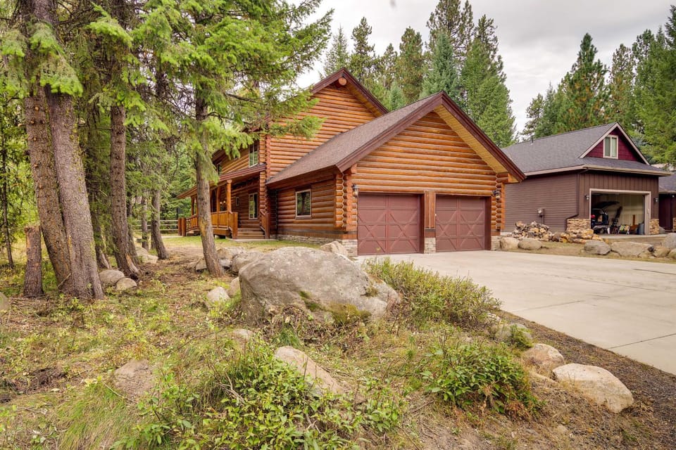 Exquisite McCall Log Cabin - Walk to Payette Lake! Cabin in McCall