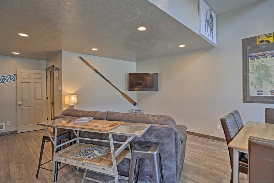 Charming Home - 1 Mi to Yellowstone National Park! House in West Yellowstone