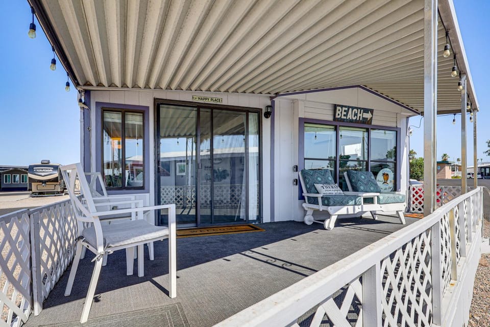 Lake Havasu Home w/ Resort Perks, Walk to Lake House in Lake Havasu City