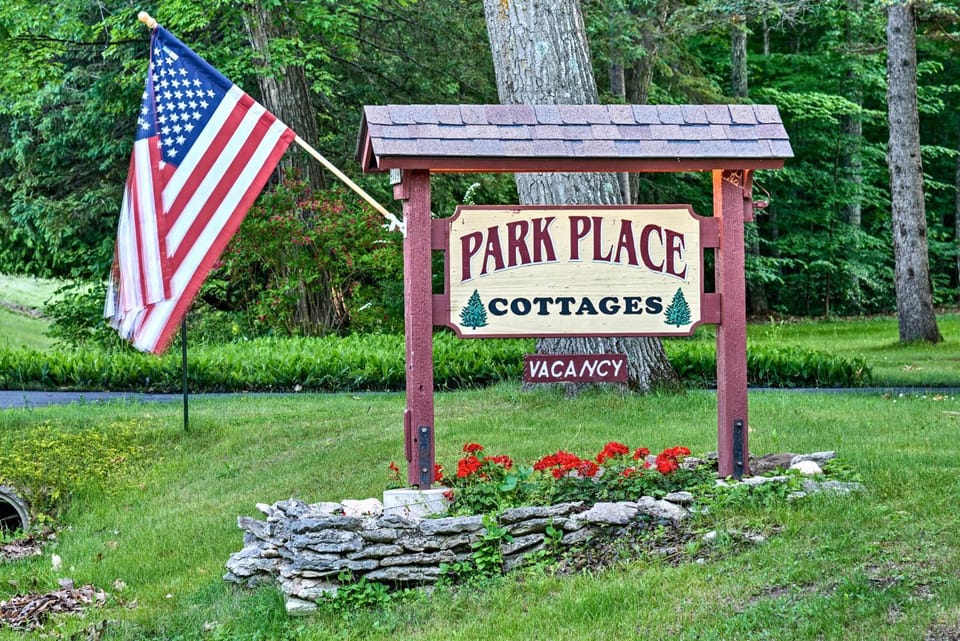 'Pine Cottage' Duplex w/ Deck: Walk to State Park! House in Ephraim