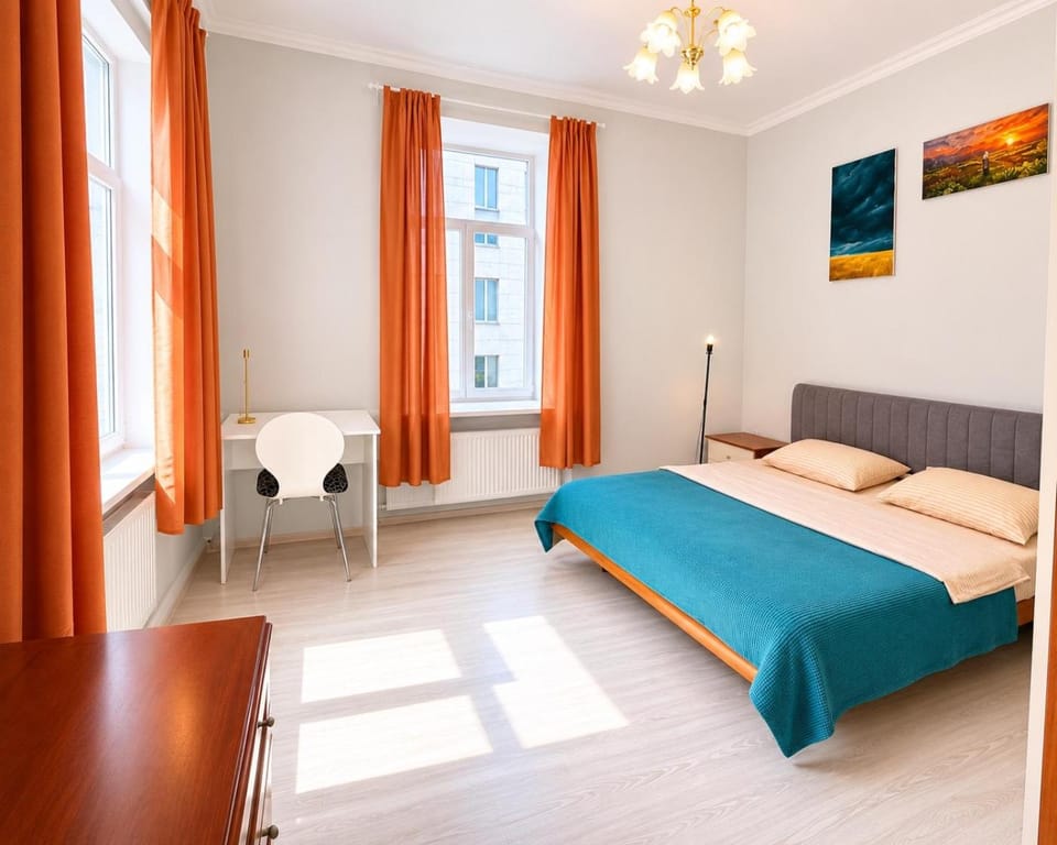 Bed, Photo of the whole room, Seating area, Bedroom