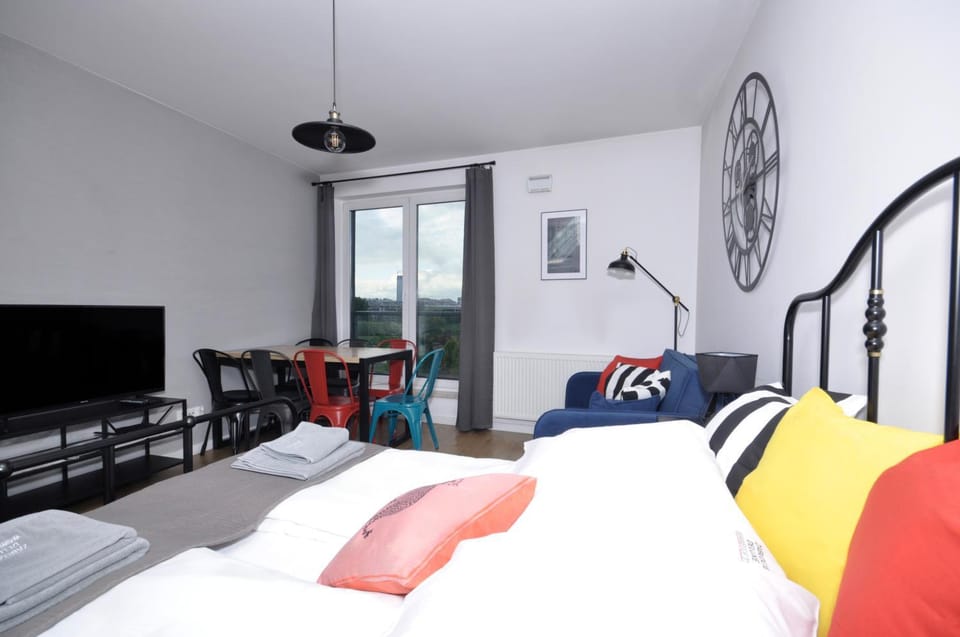 Communal lounge/ TV room, View (from property/room), Living room, Seating area, City view