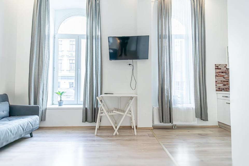 TV and multimedia, Seating area