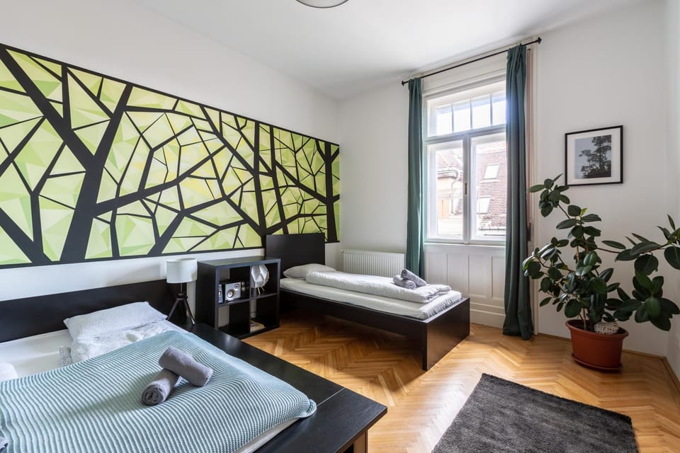 Bed, Photo of the whole room, Seating area, Bedroom, towels