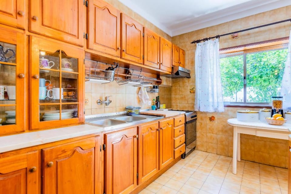 Kitchen or kitchenette, Communal kitchen