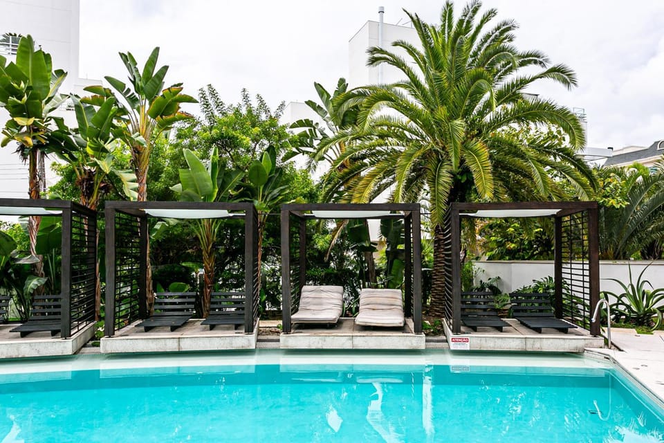 Day, Swimming pool, sunbed