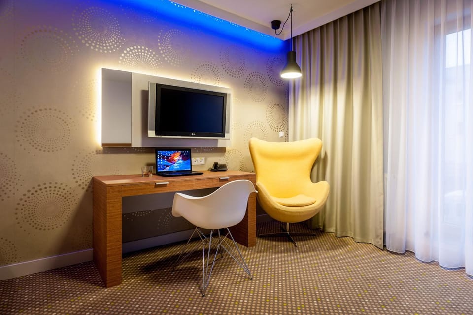 Photo of the whole room, Decorative detail