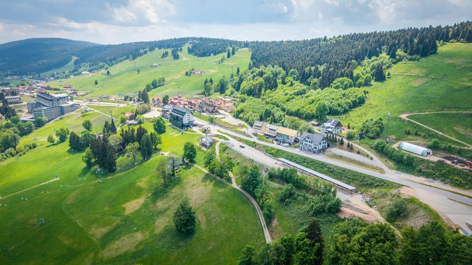 Neighbourhood, Bird's eye view