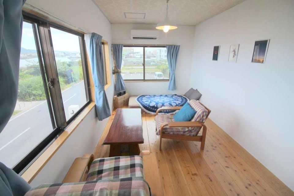 Beach side hotel YAMORIYANONIKAI Apartment in Okinawa Prefecture