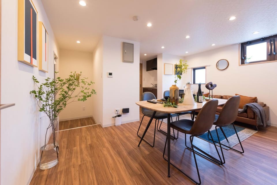 TV and multimedia, Kitchen or kitchenette, Living room, Dining area