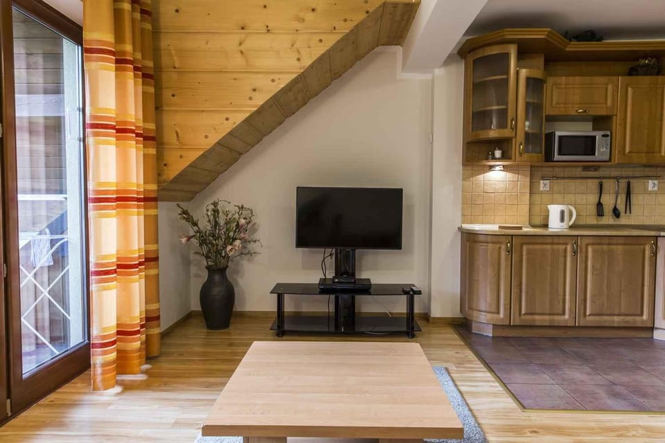 Communal lounge/ TV room, TV and multimedia, View (from property/room), Living room, Photo of the whole room, minibar