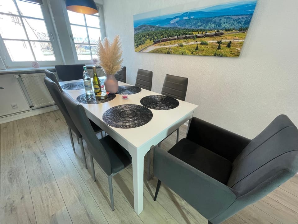 Seating area, Dining area