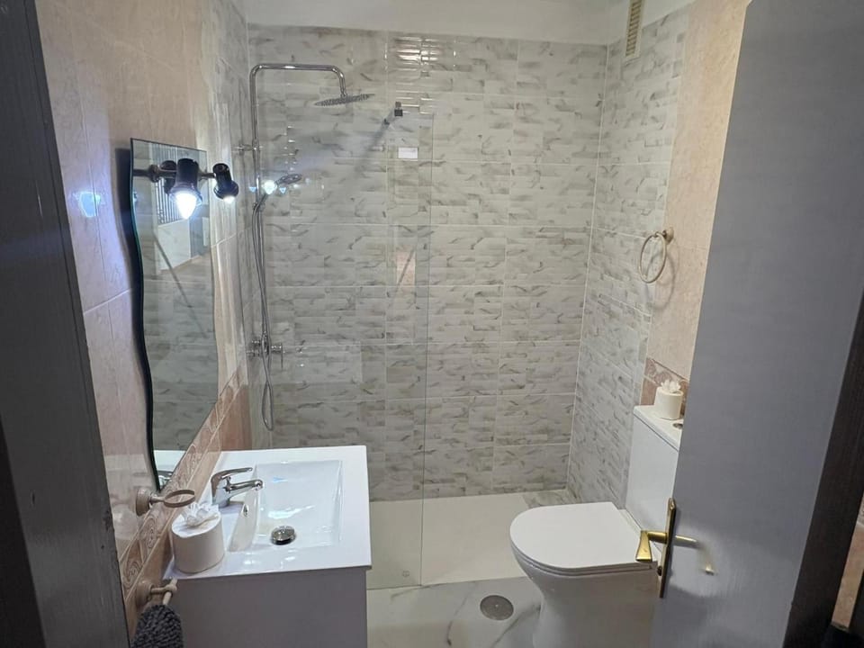 Shower, Toilet, Bathroom