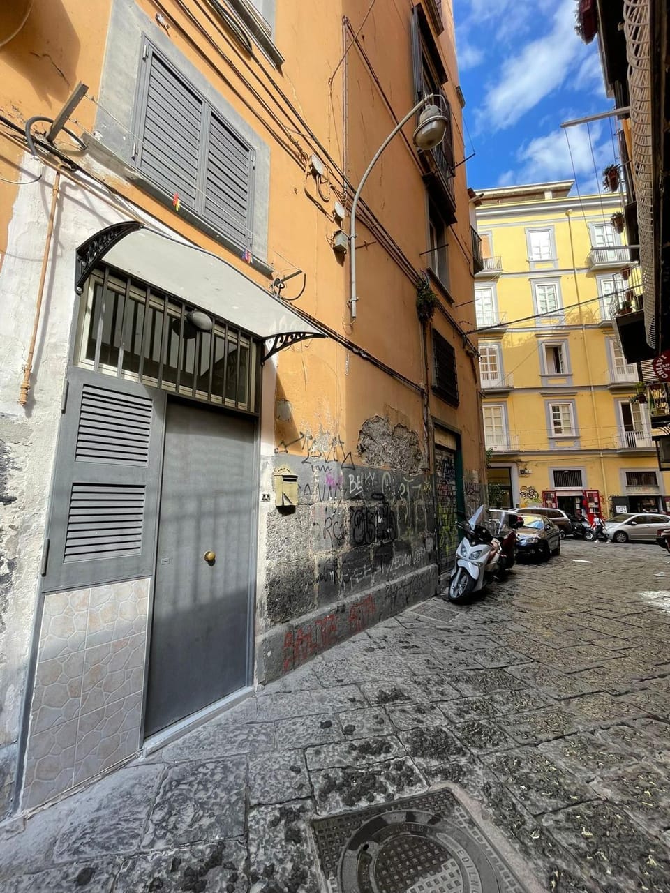 Facade/entrance