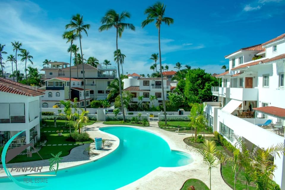 Property building, Day, Garden view, Pool view, Swimming pool
