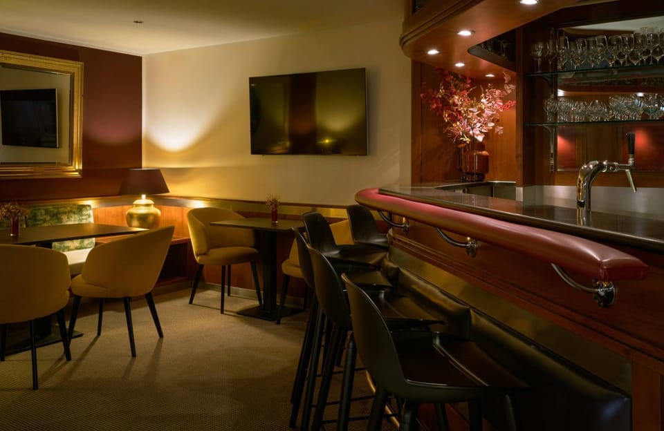 Lounge or bar