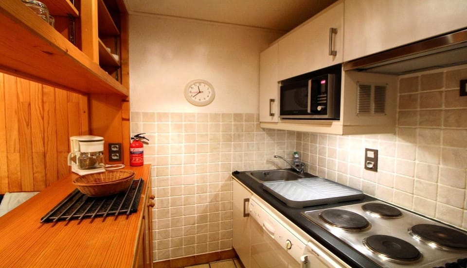 Résidence Le Centre - 2 Pièces pour 6 Personnes MAE-3305 Apartment in Champagny-en-Vanoise