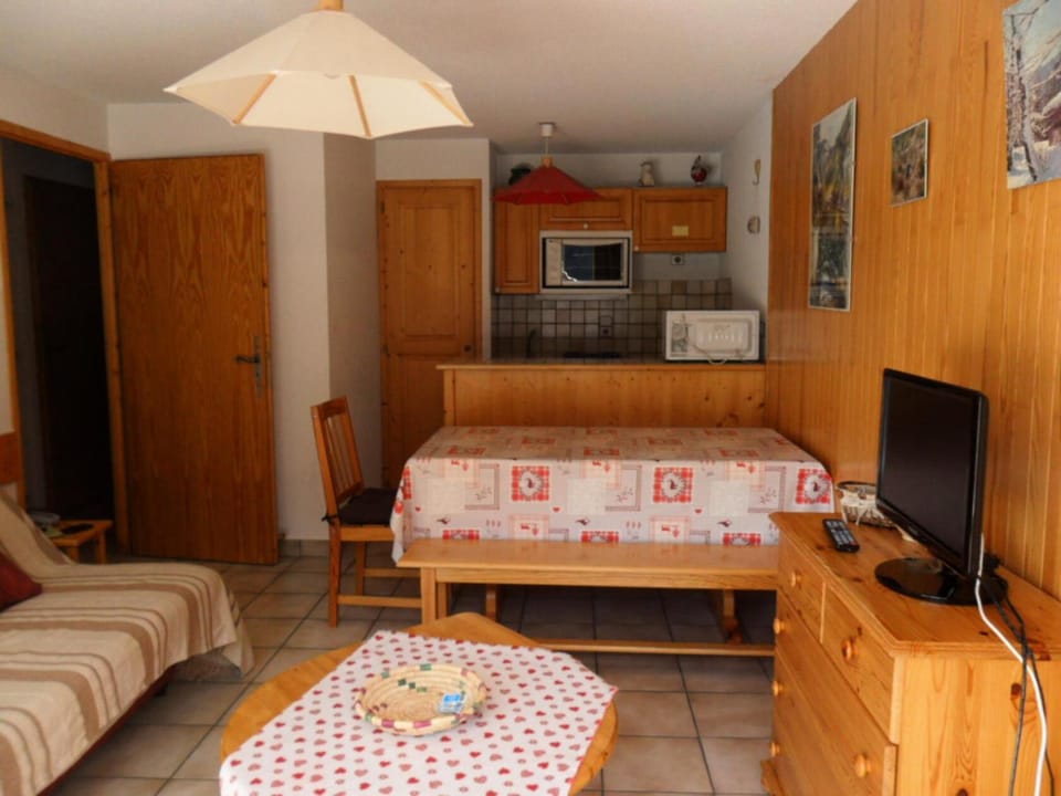 Résidence Le Roselin - 2 Pièces pour 6 Personnes MAE-3317 Apartment in Champagny-en-Vanoise