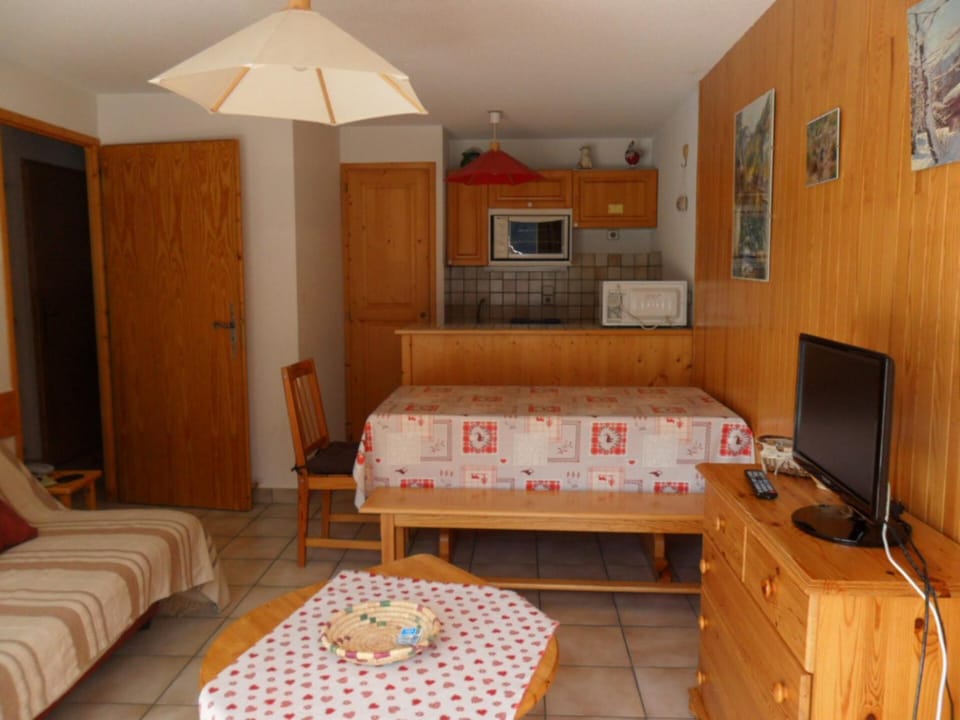 Résidence Le Roselin - 2 Pièces pour 6 Personnes MAE-3317 Apartment in Champagny-en-Vanoise